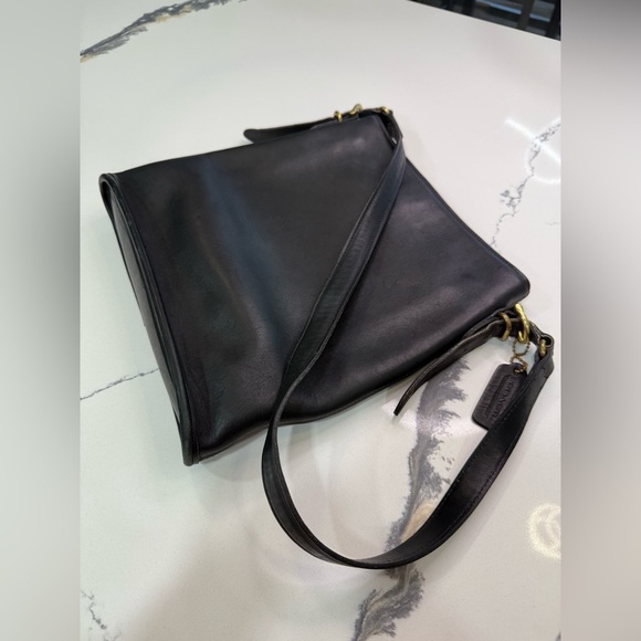 Vintage COACH Equestrian Slim Bucket Bag 9806 Shoulder Old Coach Black Leather - Picture 5 of 7